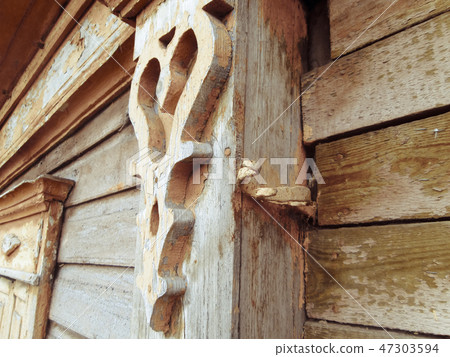 old house in russian village . old house in russian village . 47303594