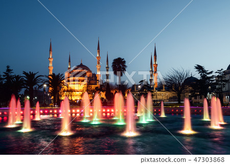 Fountain on Sultanahmet area in evening time Fountain on Sultanahmet area in evening time 47303868