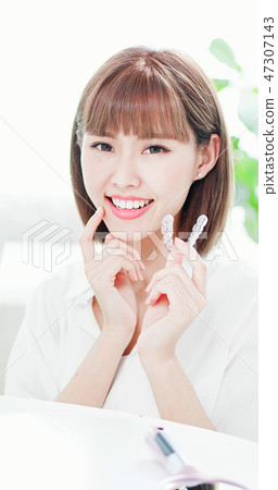 woman with teeth invisible brace woman with teeth invisible brace 47307143