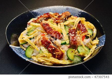 Sushi of salmon Sushi of salmon 47307543