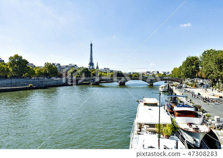 Eiffel Tower from the Seine 47308283