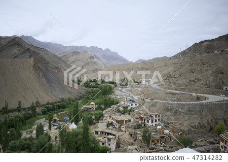 Fotu La or Fatu La mountain pass, Ladakh, India  47314282