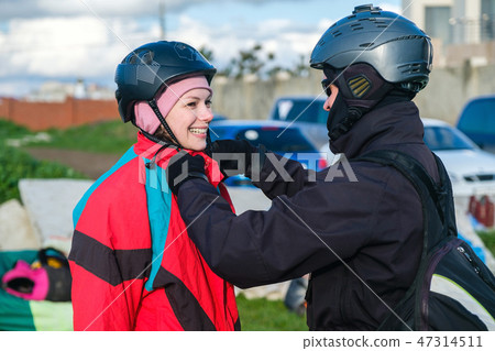 Preparation of tandem paraglider for the first flight Preparation of tandem paraglider for the first flight 47314511