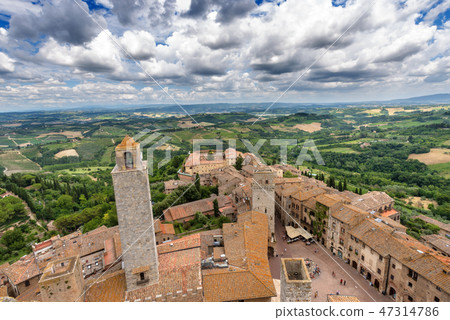 Medieval town of San Gimignano - Tuscany Italy Medieval town of San Gimignano - Tuscany Italy 47314786
