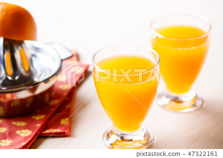 Fresh orange juice Fresh orange juice 47322161