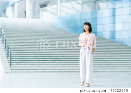 Business woman 47322329