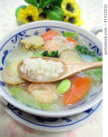 White wheat soup with peach White wheat soup with peach 47323910