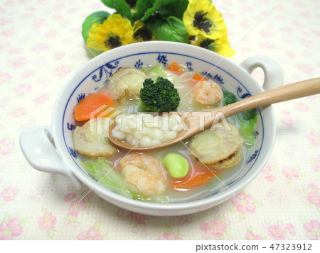 白色麥子湯用桃子 47323912