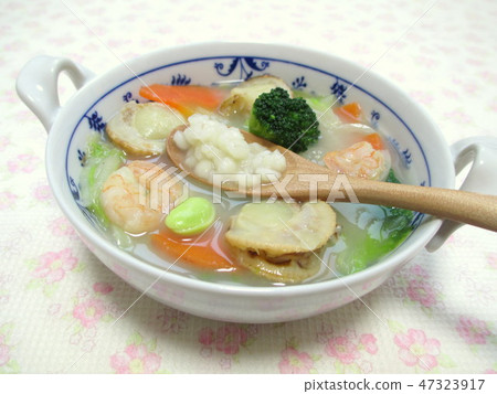 白色麥子湯用桃子 47323917