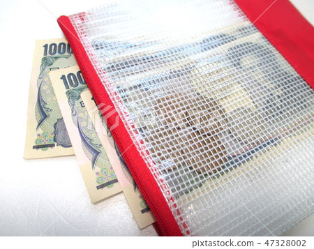 Prepare money for collection Prepare money for collection 47328002