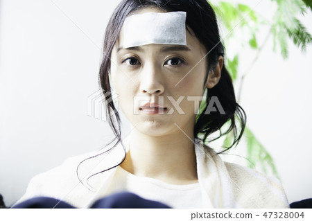Cold cold female fever Cold cold female fever 47328004