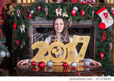 woman and figures in 2017 47329894