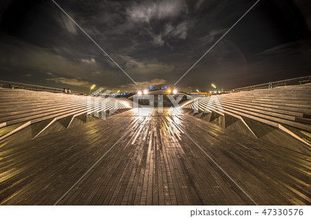 木大橋的夜視圖。 木大橋的夜視圖。 47330576