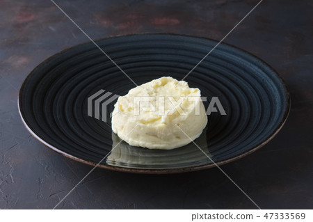 Plate with mashed potato Plate with mashed potato 47333569