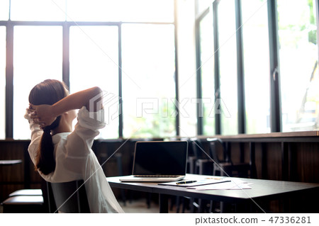 professional brain doctor give a counselor 47336281