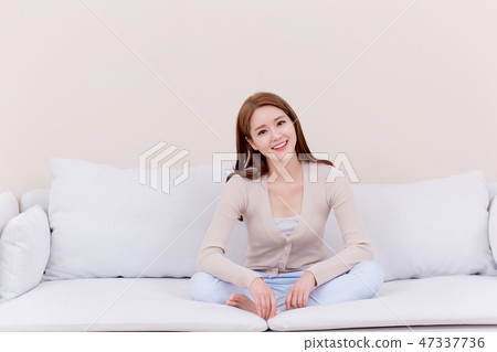 Beautiful young woman's daily life concept photo 114 Beautiful young woman's daily life concept photo 114 47337736