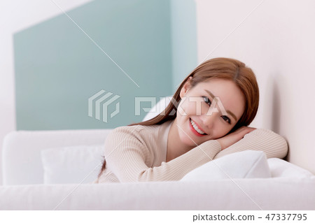 Beautiful young woman's daily life concept photo 112 Beautiful young woman's daily life concept photo 112 47337795