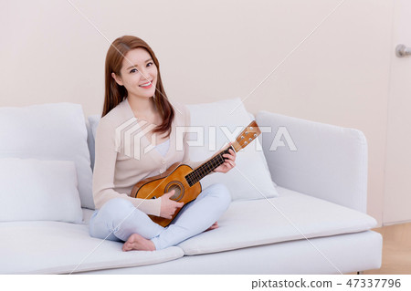 Beautiful young woman's daily life concept photo 070 Beautiful young woman's daily life concept photo 070 47337796