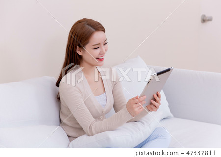 Beautiful young woman's daily life concept photo 064 Beautiful young woman's daily life concept photo 064 47337811