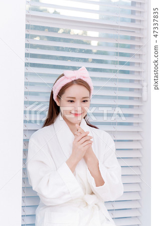 Beautiful young woman's daily life concept photo 133 Beautiful young woman's daily life concept photo 133 47337835