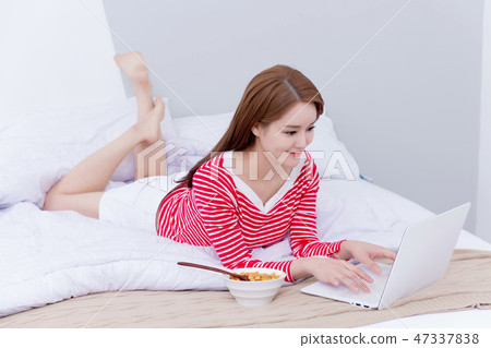 Beautiful young woman's daily life concept photo 008 Beautiful young woman's daily life concept photo 008 47337838