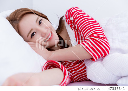Beautiful young woman's daily life concept photo 020 47337841