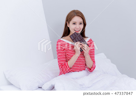 Beautiful young woman's daily life concept photo 032 Beautiful young woman's daily life concept photo 032 47337847