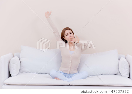 Beautiful young woman's daily life concept photo 111 Beautiful young woman's daily life concept photo 111 47337852