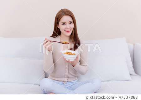 Beautiful young woman's daily life concept photo 057 47337868