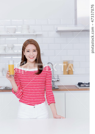 Beautiful young woman's daily life concept photo 051 Beautiful young woman's daily life concept photo 051 47337876