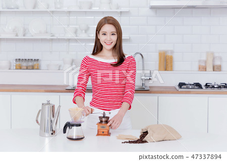 Beautiful young woman's daily life concept photo 038 Beautiful young woman's daily life concept photo 038 47337894
