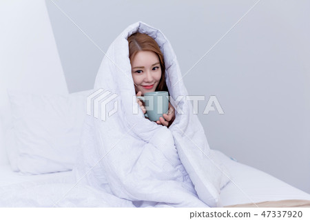Beautiful young woman's daily life concept photo 021 47337920
