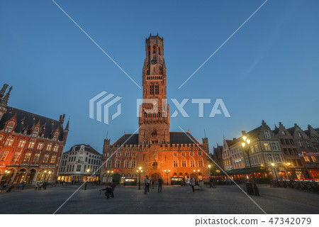 Night scene of Belfry Tower (Belfort) of Bruges 47342079