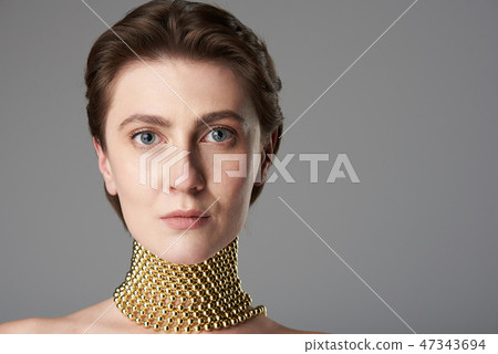 Brunette woman with clean skin 47343694