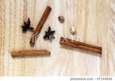 Top view of cinnamon stick with star anise Top view of cinnamon stick with star anise 47344680