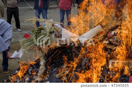 Burning dolly 47345035