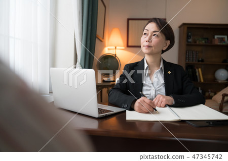 A woman pro 47345742