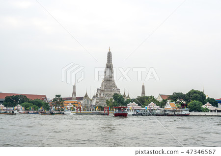 Wat Arun and river Wat Arun and river 47346567