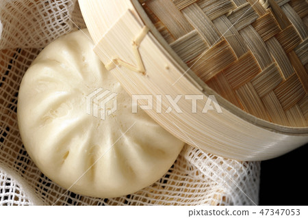 豬肉和蒸的籃子 47347053