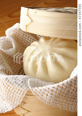 Steam basket and Chinese food 47347595