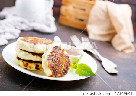 fried cottage cheese 47349641