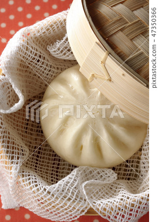 Steam basket and Chinese food 47350366