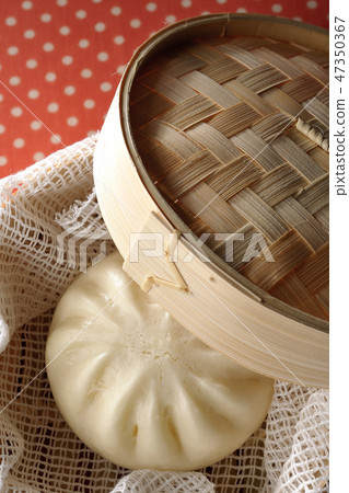 Steam basket and Chinese food 47350367