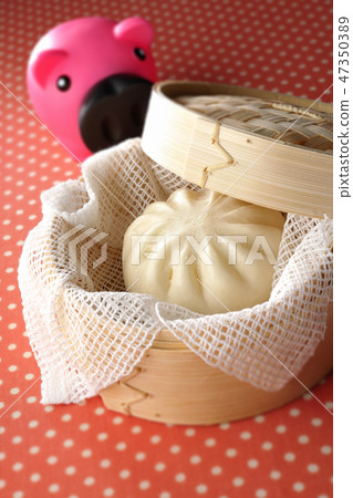 豬肉和蒸的籃子和豬 豬肉和蒸的籃子和豬 47350389