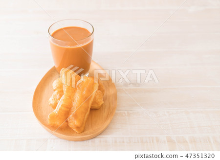 deep-fried dough stick with milk tea 47351320