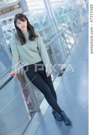 女子 47355489