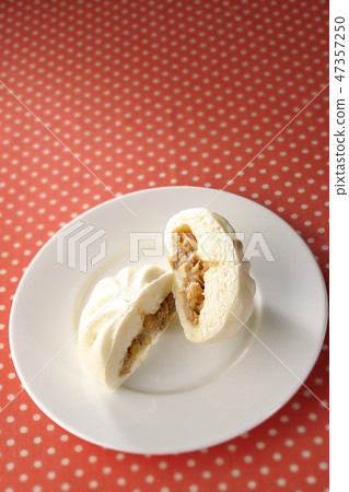 在板材的麵包肉 47357250