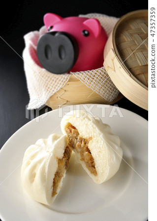 Swine, sweet and sour sauce 47357359