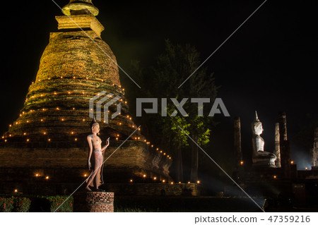 the ancient Buddhist temple of Wat Sa Si the ancient Buddhist temple of Wat Sa Si 47359216