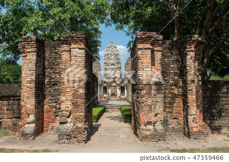 Wat Si Sawai in Sukhothai Historical Park,  47359466